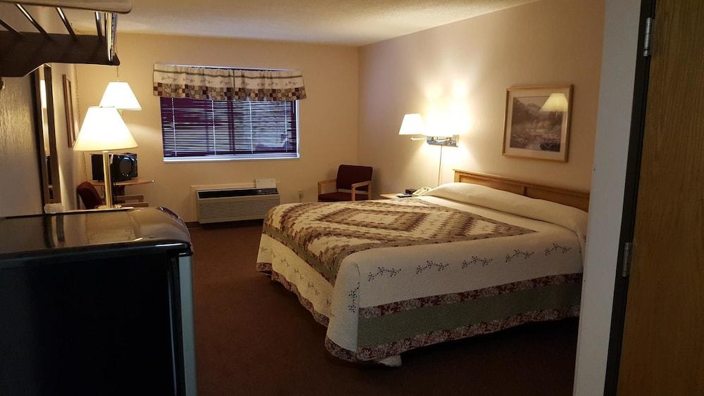 Chicaugon Lake Inn photo 72