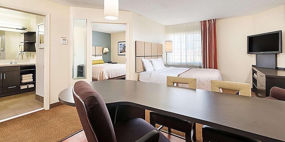 Sonesta Simply Suites Chicago Naperville photo 3