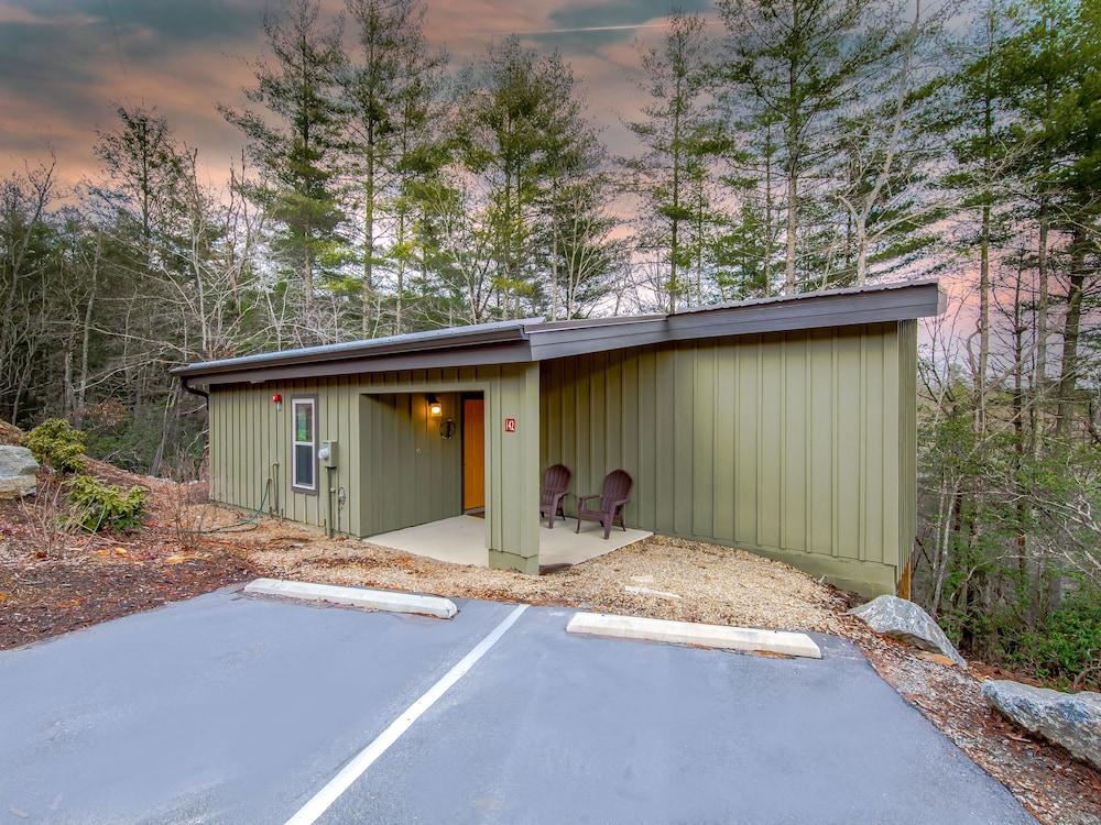 Pilot Cove Forest Lodging photo 33