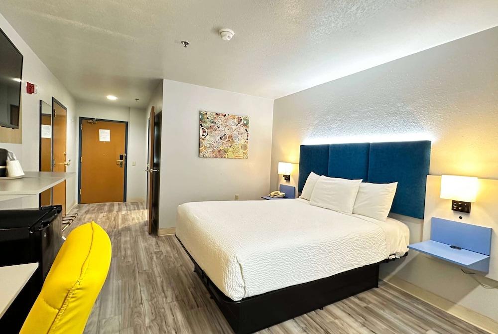 Microtel Inn by Wyndham Gallup photo 14