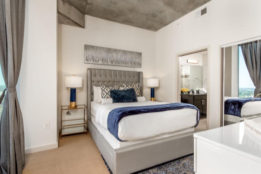 CHIC COLLECTION by NOHOTEL on 6th Street photo 77