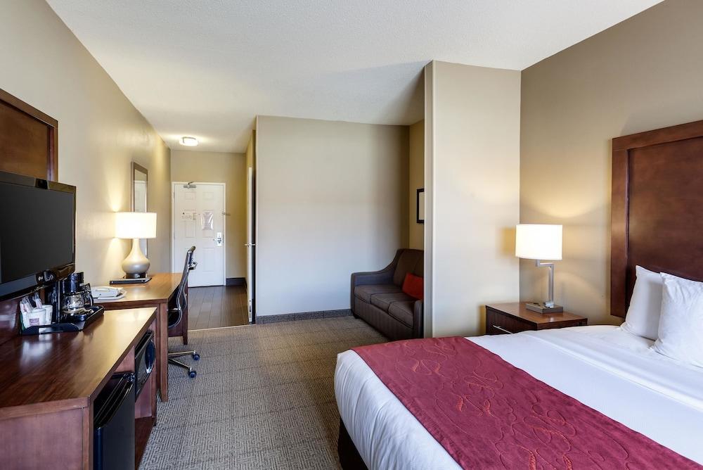 Comfort Suites Lincoln North photo 24