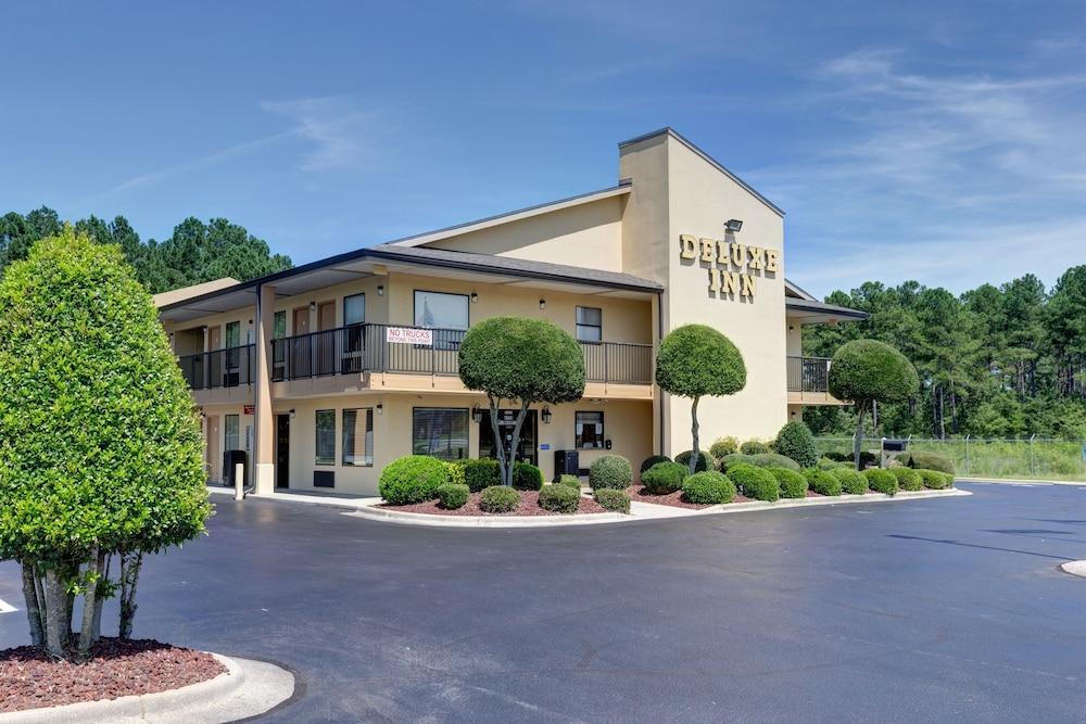 Deluxe Inn Fayetteville - I-95 Exit 49 photo 64