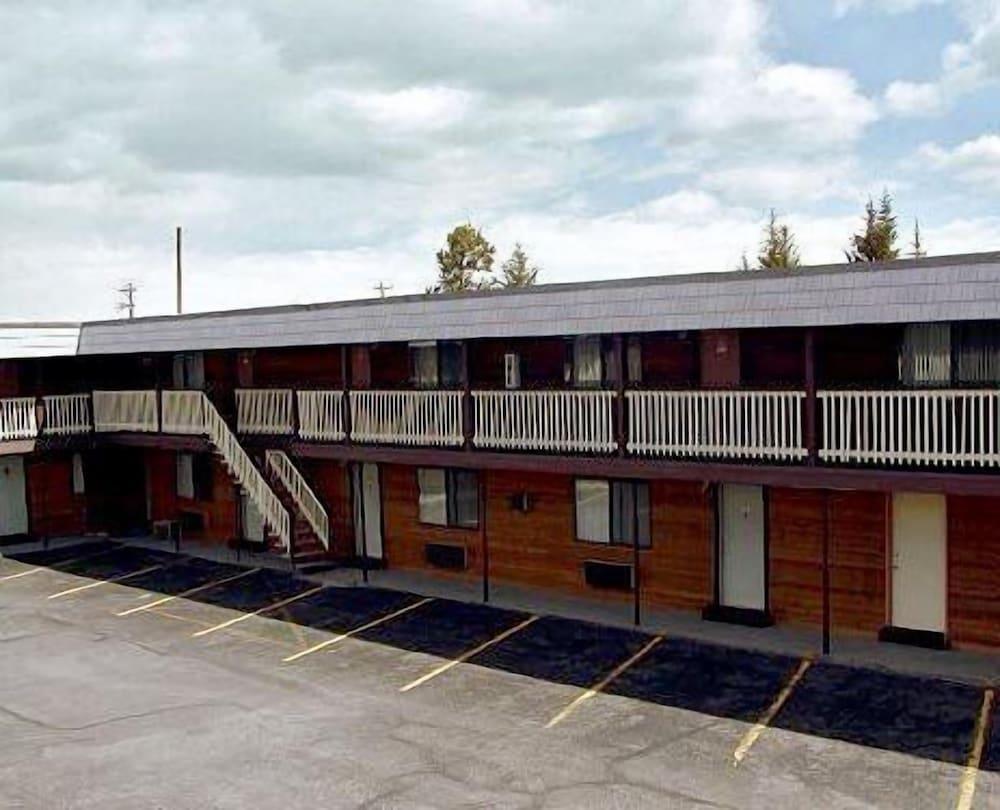 Traveler's Lodge photo 39
