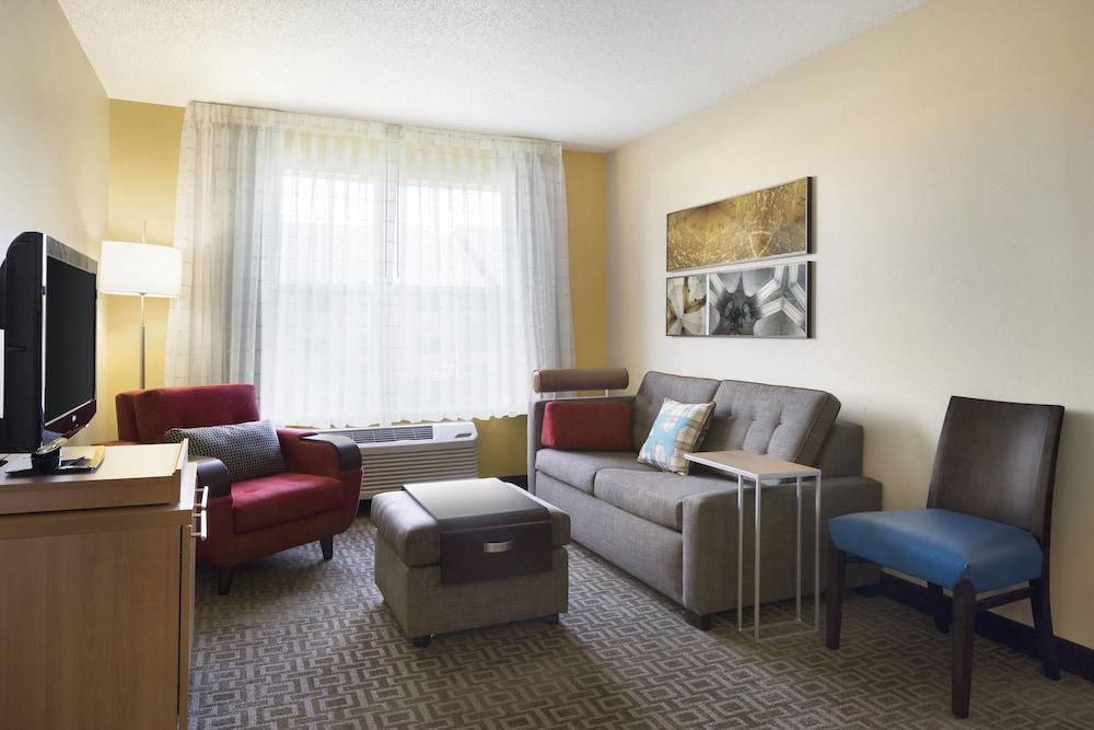 TownePlace Suites Chicago Naperville photo 14