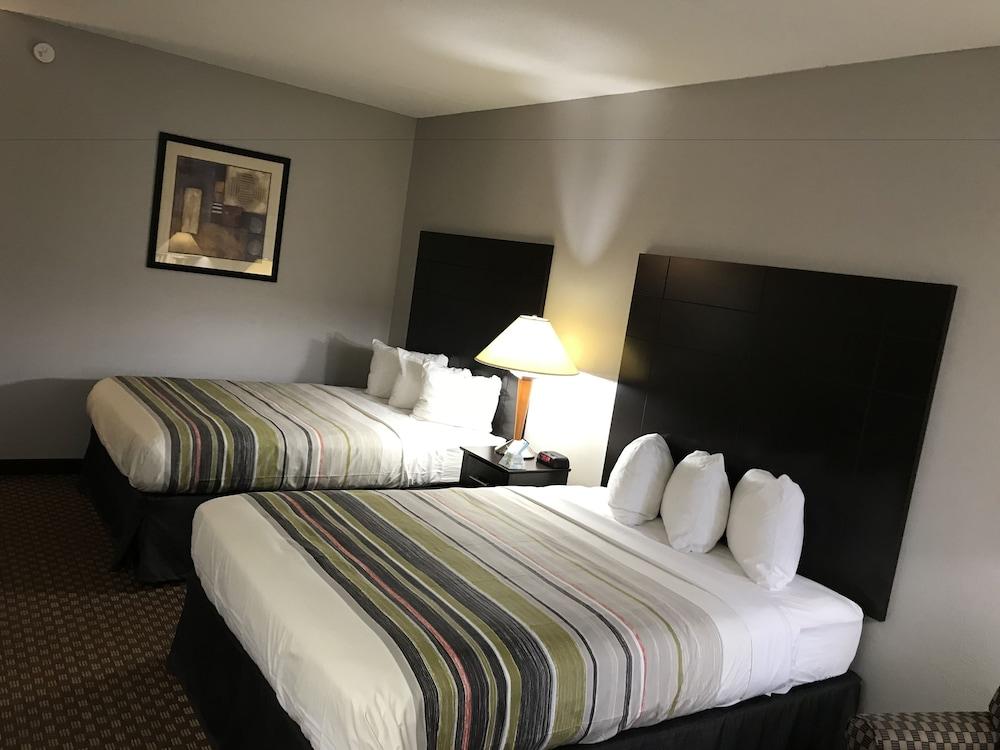 Country Inn & Suites by Radisson Indianapolis East photo 7