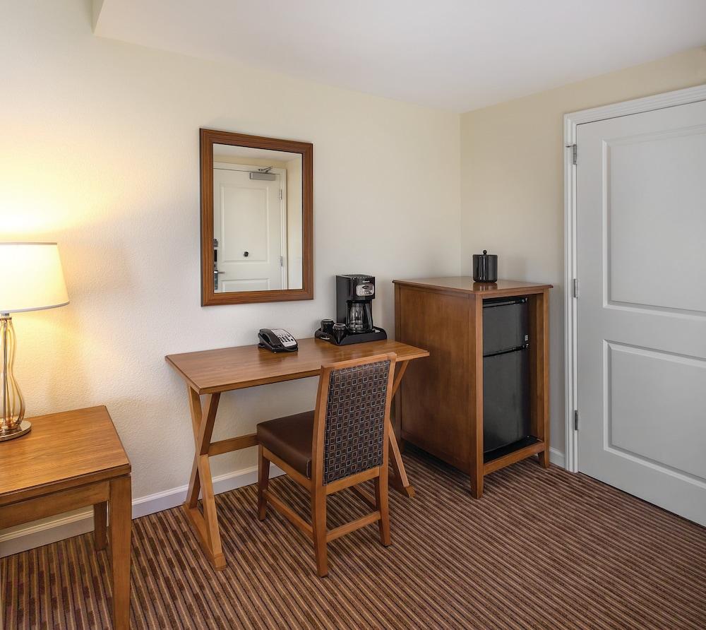 Club Wyndham Oceanside Pier photo 16