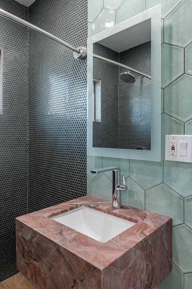 Ash & Ko Boutique Lodging photo 89