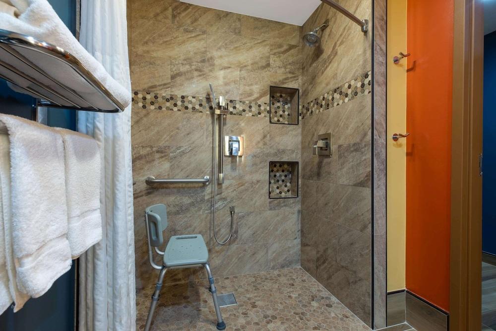 Hotel Vinea, a Travelodge by Wyndham photo 8