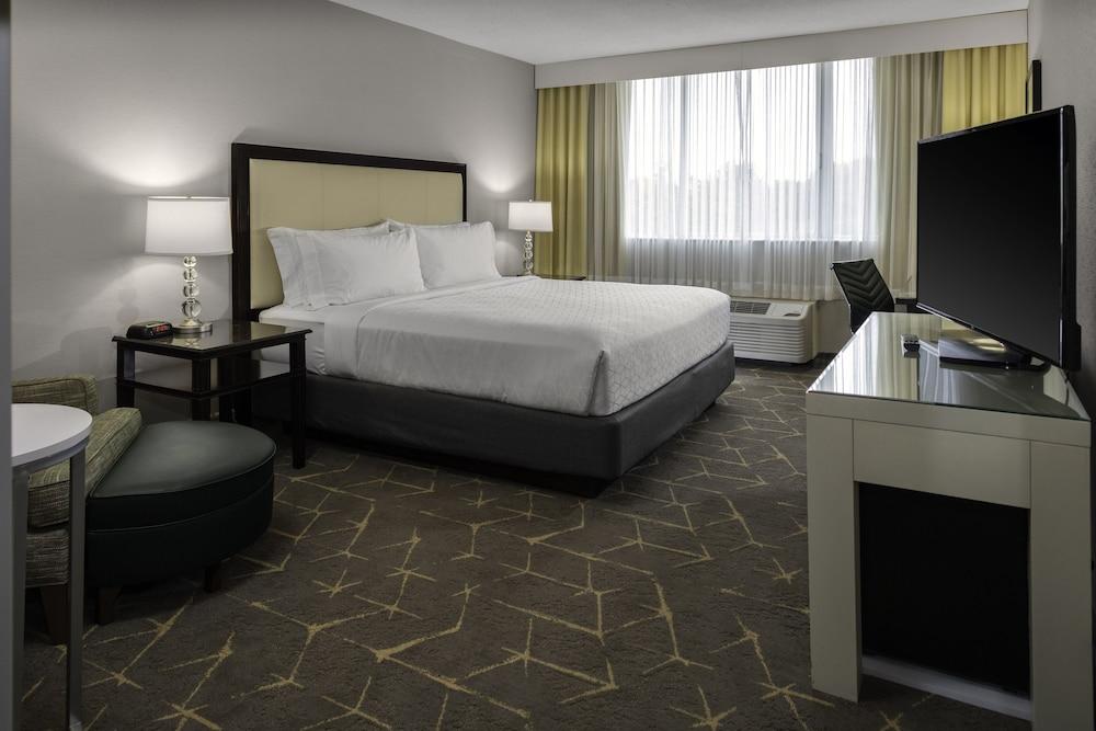 Holiday Inn Hotel & Suites Boston - Peabody by IHG photo 20