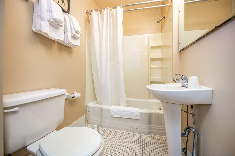 Wayside Inn photo 90