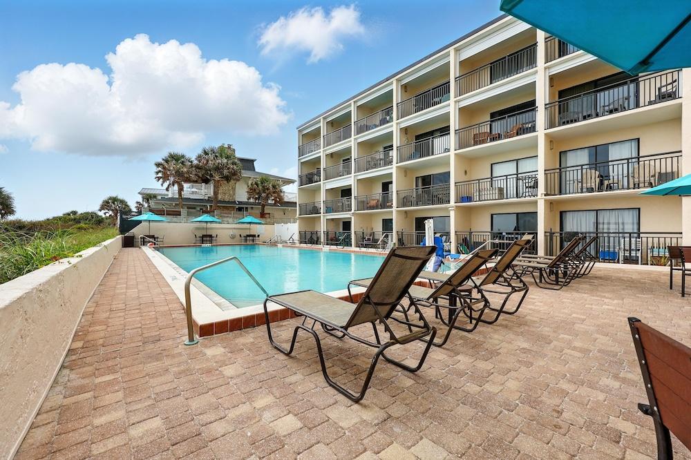 Beacher's Lodge Oceanfront Suites photo 67