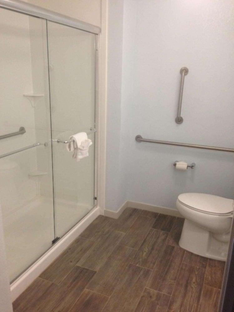 Hampton Inn Tampa/Rocky Point-Airport photo 12
