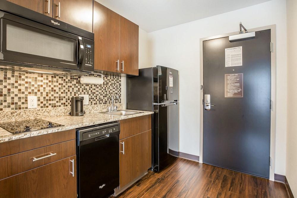 MainStay Suites Cartersville - Emerson Lake Point photo 15