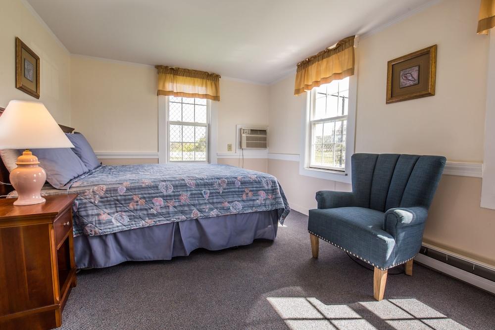 Lighthouse Inn photo 8