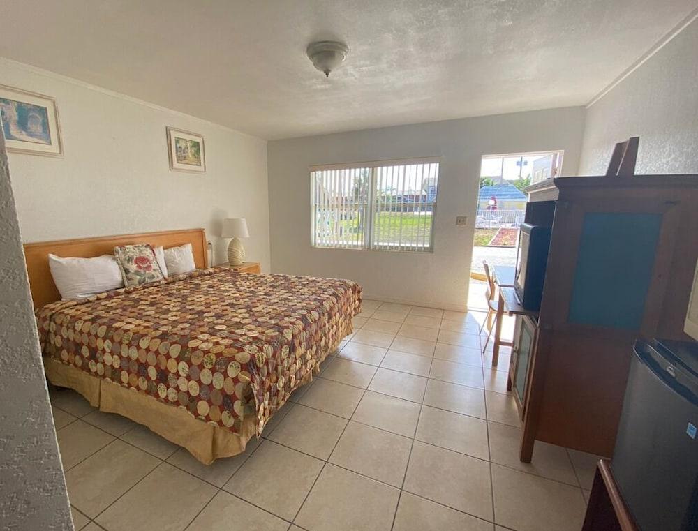 Slumberland Motel photo 2