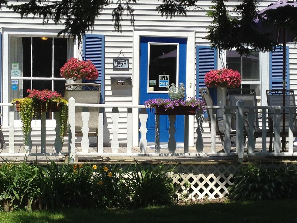 Isleview Motel and Cottages photo 16