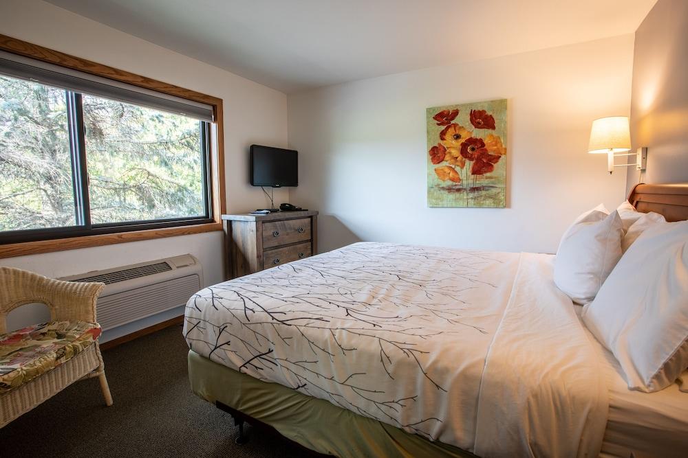 Open Hearth Lodge photo 71
