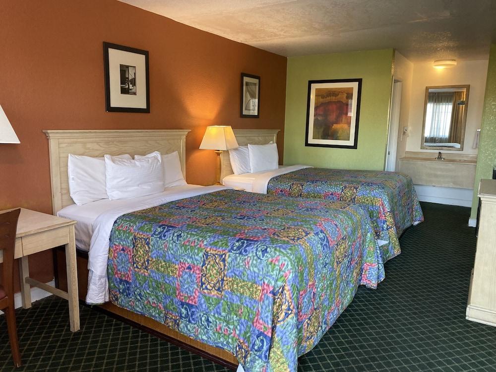 Fireside Inn Santa Cruz photo 21