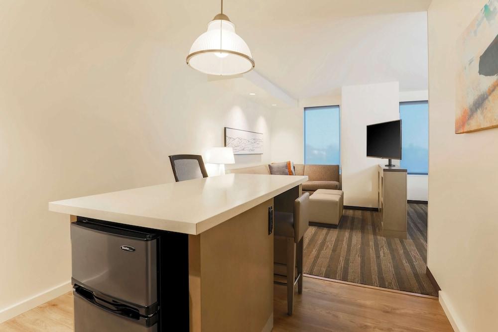 Hyatt House Davis photo 2