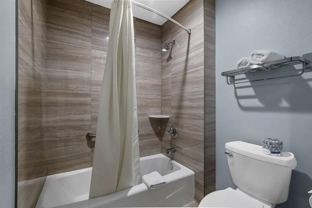 Studio 6 Suites Escondido, CA photo 18