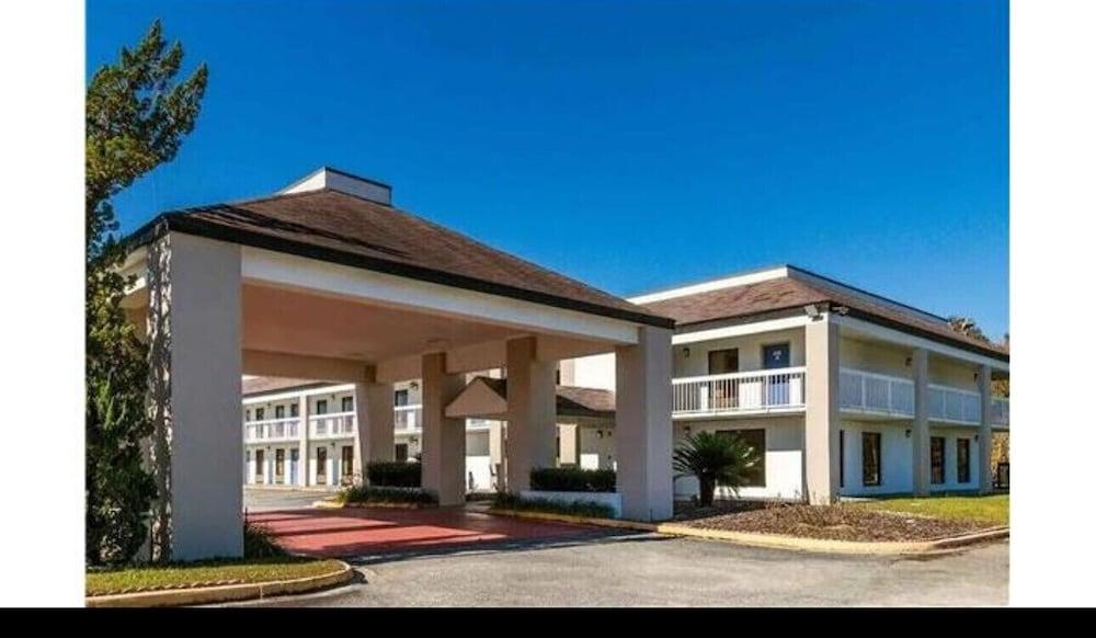 Baymont By Wyndham Metter photo 15