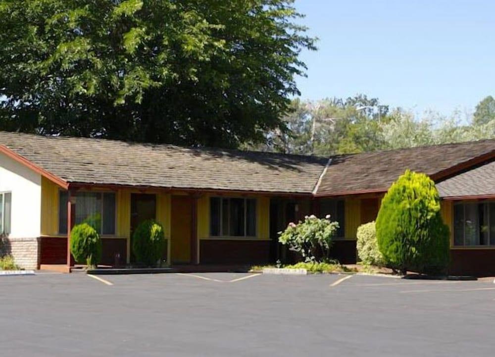 Melody Ranch Motel photo 46