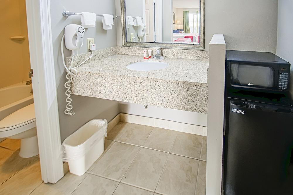 Cypress Inn & Suites Washington by OYO photo 29