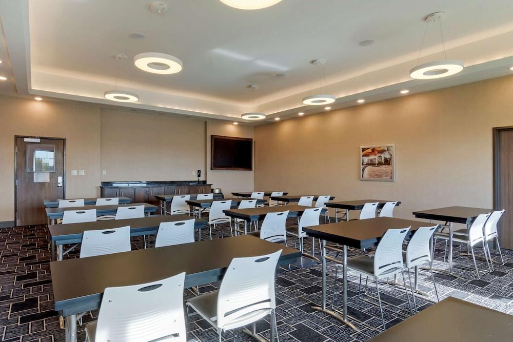 Best Western Premier Liberty Inn & Suites photo 40