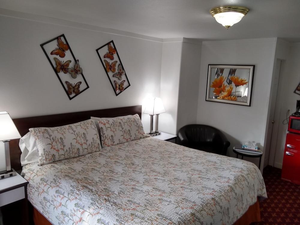 Holiday Motel photo 3