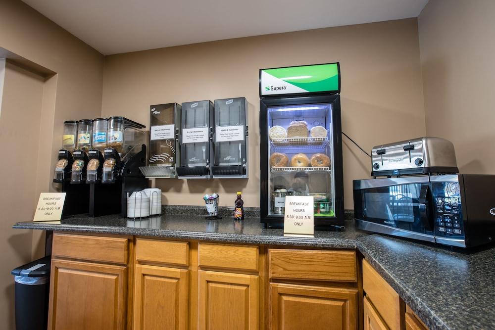 Relax Inn & Suites photo 38