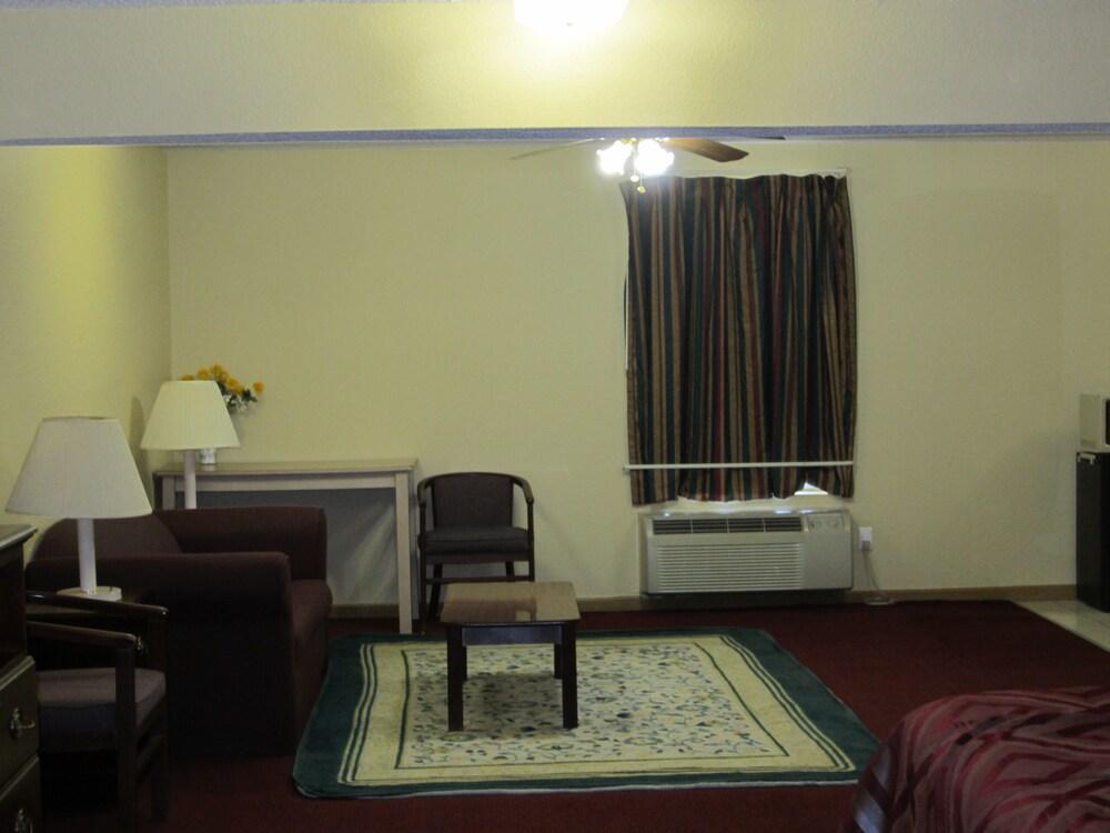 First Western Inn photo 40