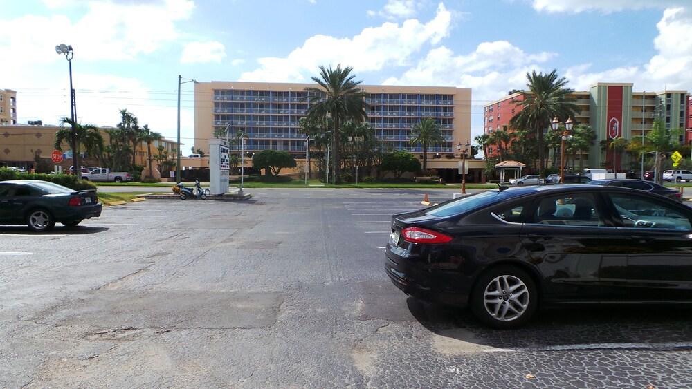 Island House Hotel photo 55