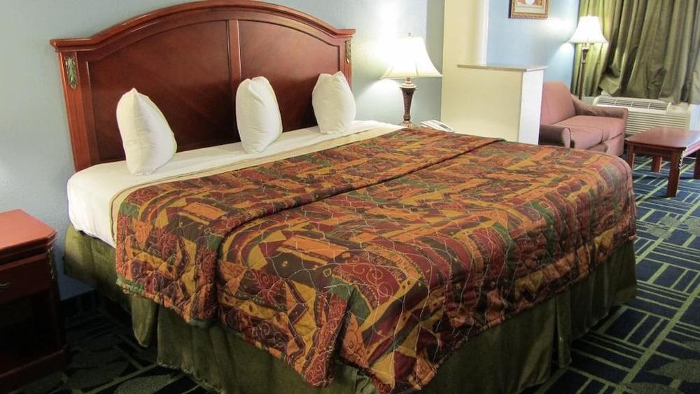 Regency Inn photo 3