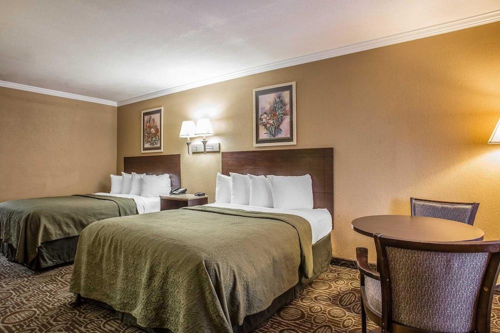 Quality Inn & Suites Ft. Jackson Maingate photo 29