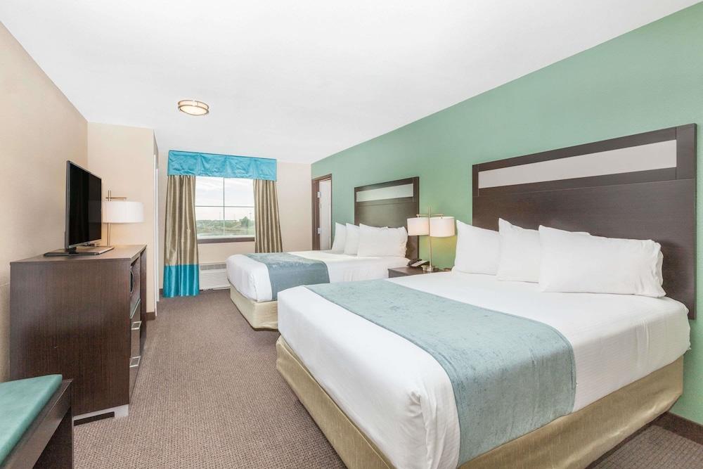 Baymont by Wyndham Midland Center photo 15