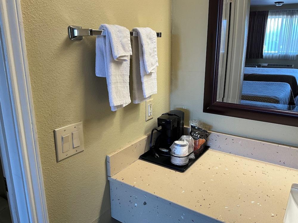 Executive inn & Suites photo 40
