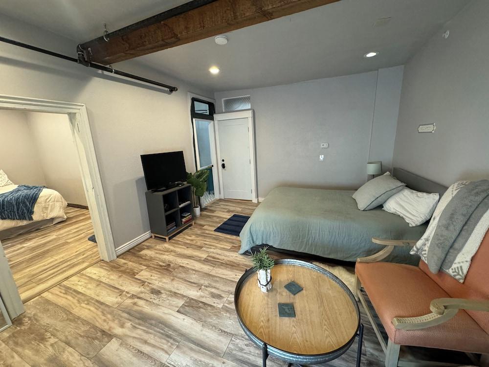 St James Hotel photo 33