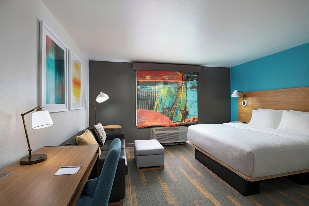 Towneplace Suites By Marriott photo 4
