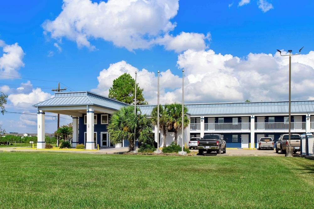 Americas Best Value Inn Gonzales photo 30