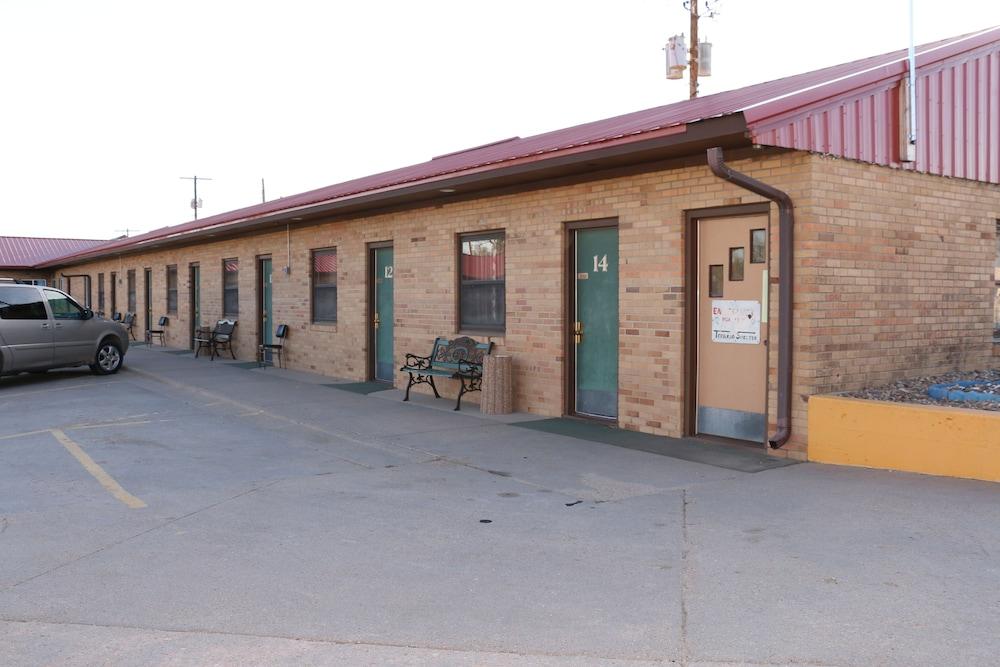 Frontier Motel photo 25