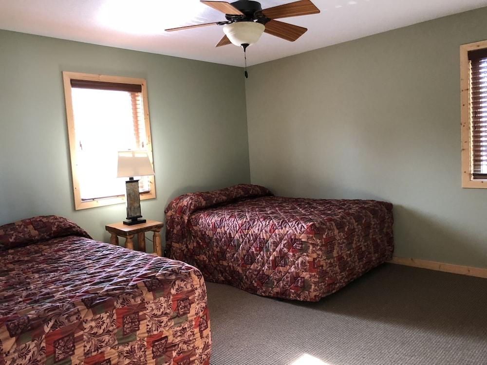 Sportsman's Lodge photo 20