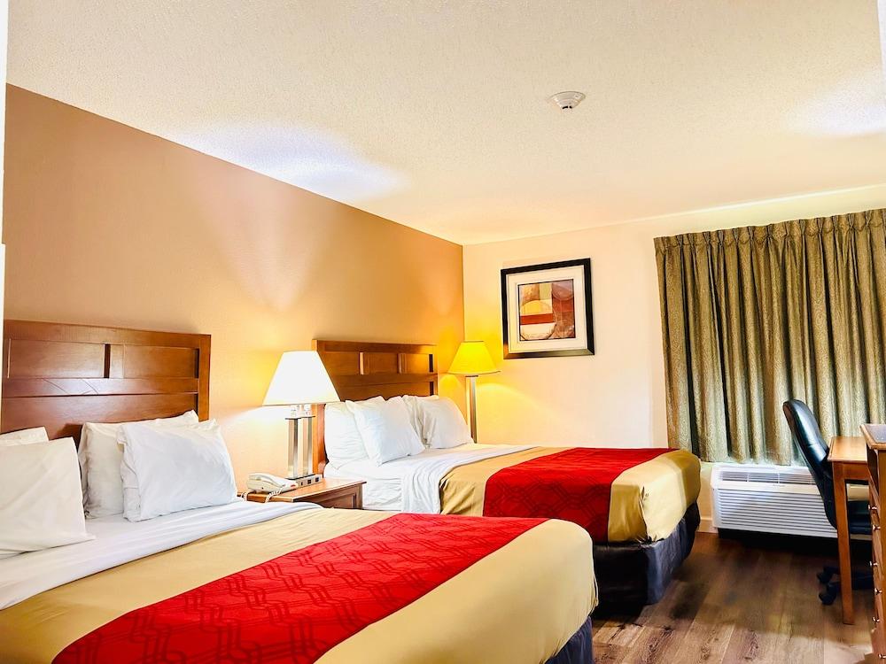 The Best Inn & Suites photo 2