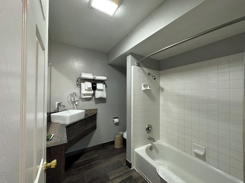 Lake Ridge Hotel photo 15
