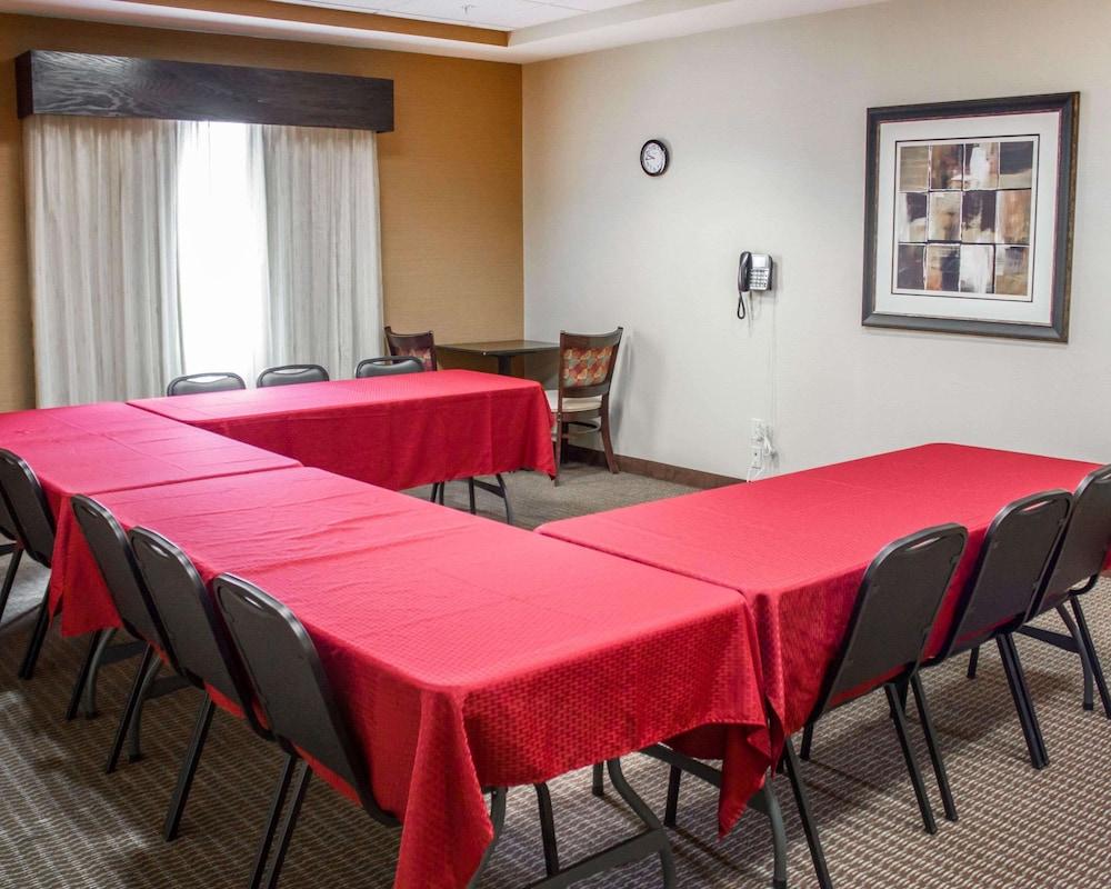 Comfort Suites Lewisburg near University photo 25