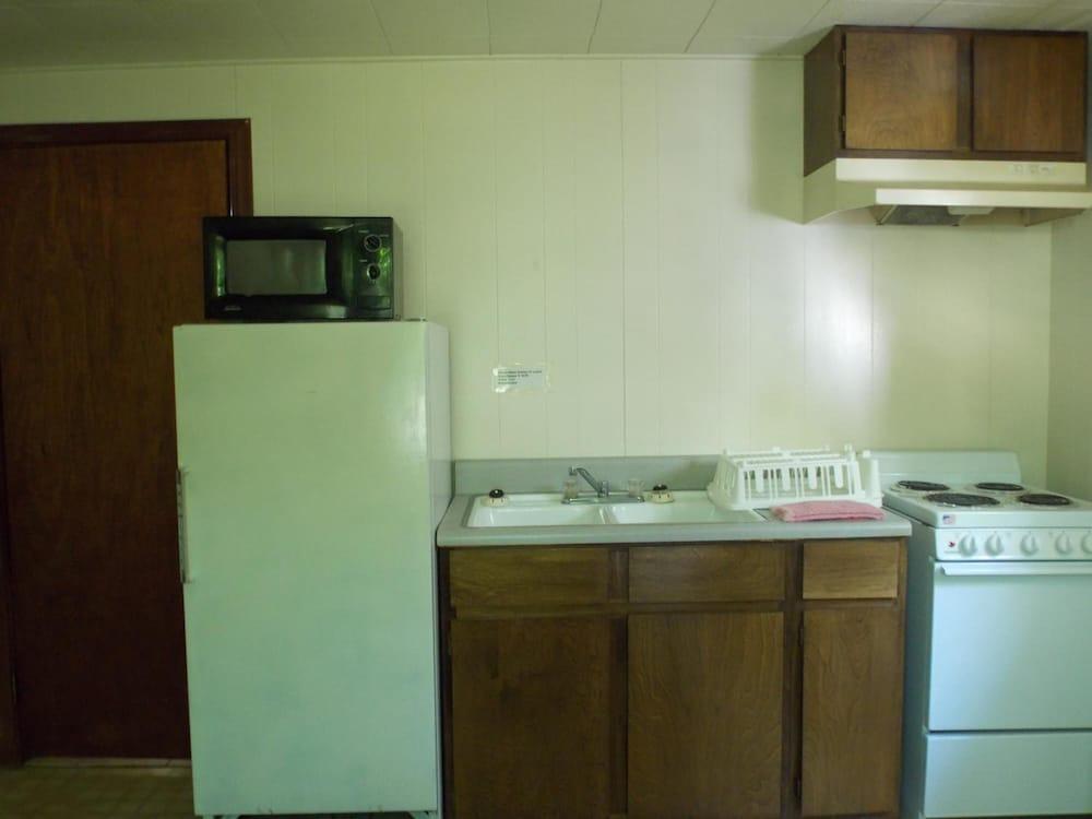 Clarketon Motel photo 35