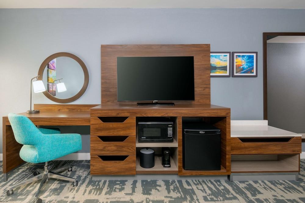 Hampton Inn Salisbury photo 10