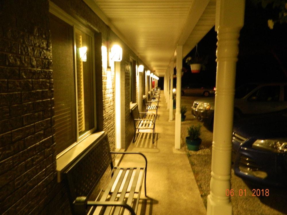Lake Land Inn photo 12