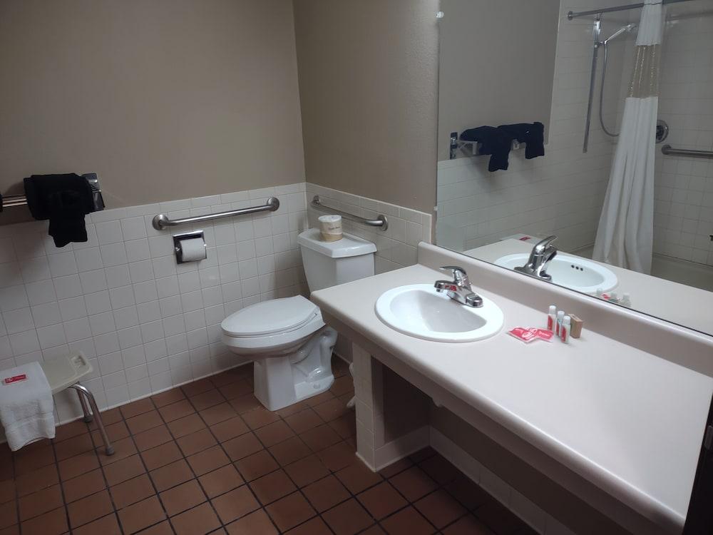 Motel 6 Concordia, MO photo 29