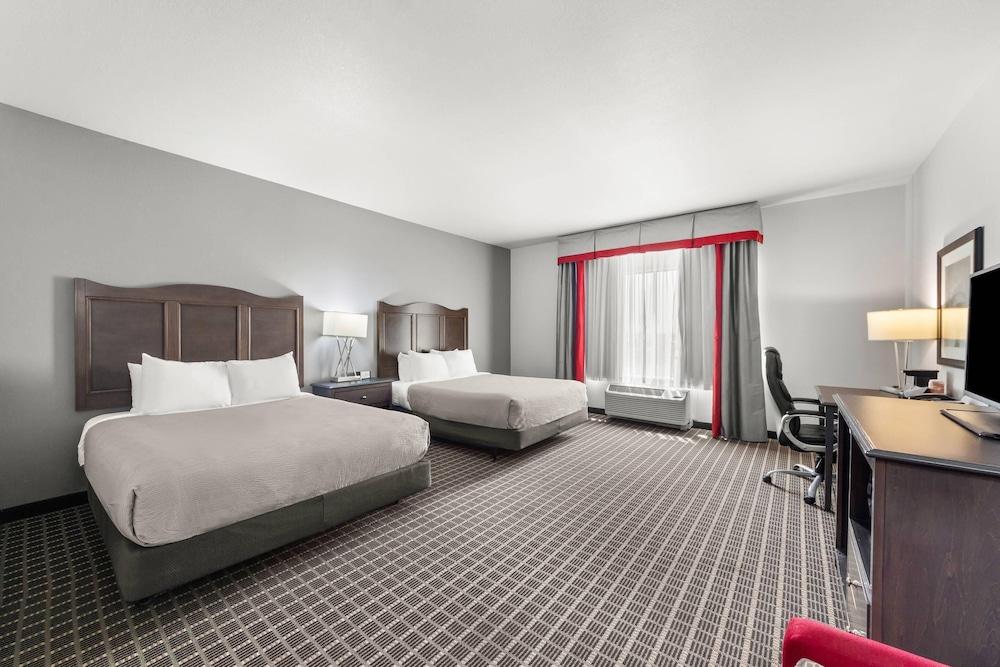 Quality Inn & Suites Pearsall photo 24